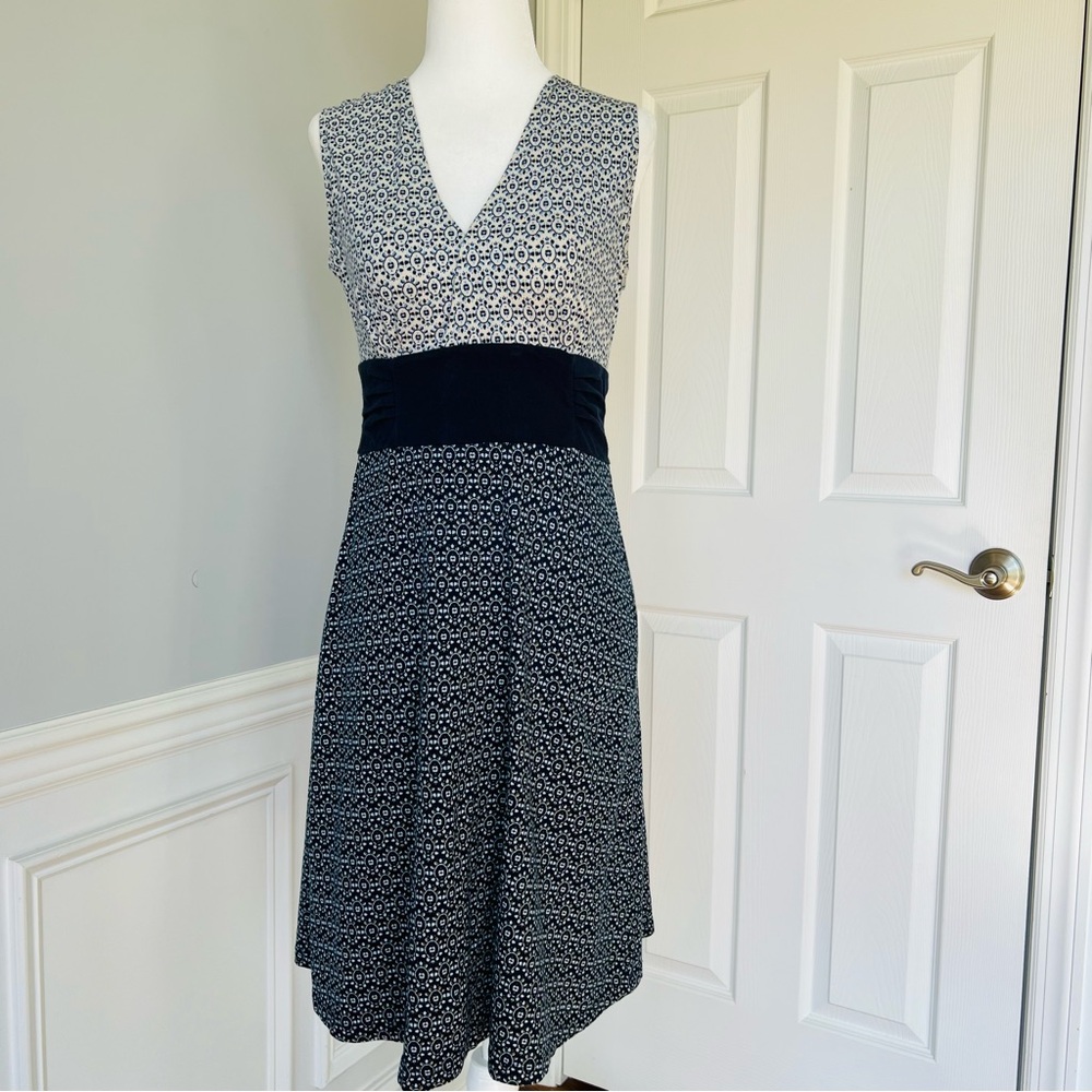 Patagonia Margot V-Neck Organic Cotton Floral Blue White Sun Dress. Size Small
